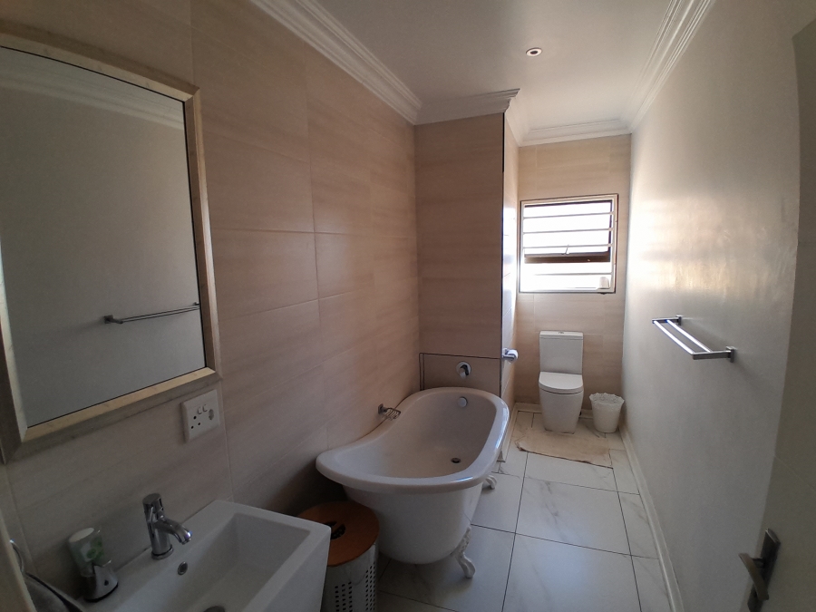 3 Bedroom Property for Sale in Safari Gardens North West